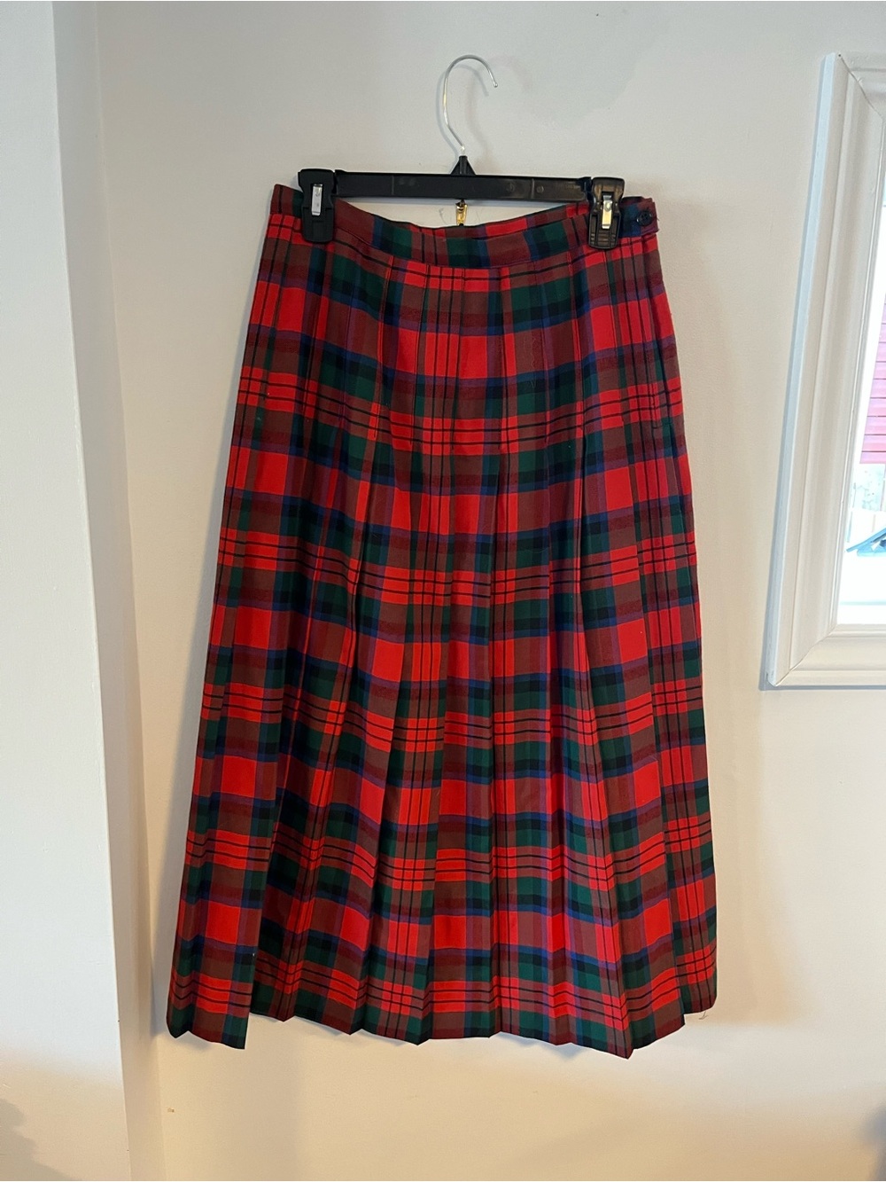 Vintage Classic Red Tartan Pleated Plaid Skirt - Size M 30” Waist (8) - Picture 2 of 7